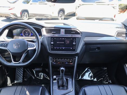 Used 2024 Volkswagen Tiguan SE FWD image 14