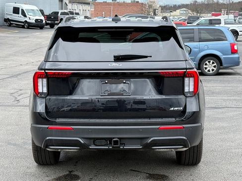 New 2026 Ford Explorer ST-Line w/ ST-Line Street Pack image 5