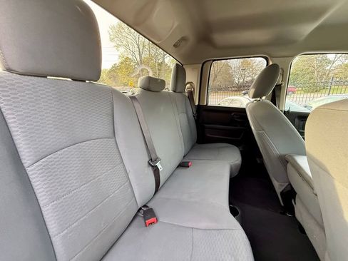 Used 2017 RAM 1500 Express RWD image 26