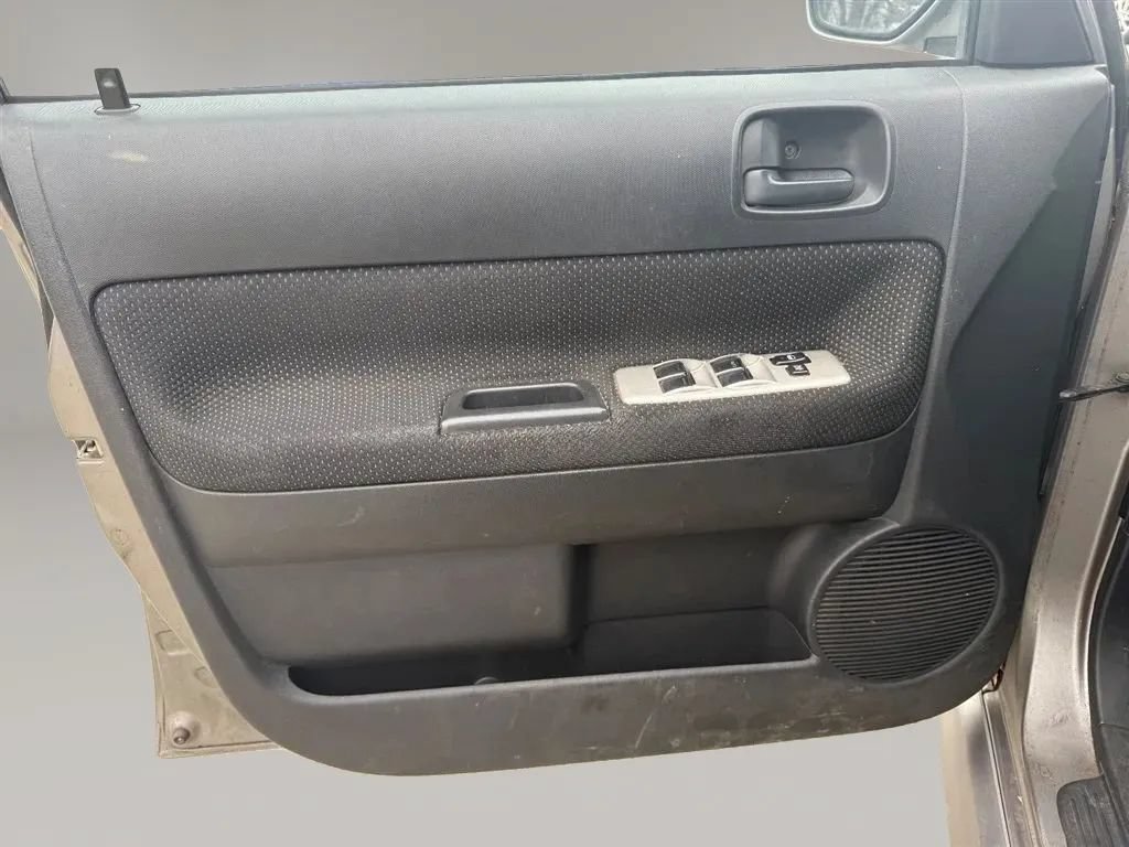 Used 2004 Scion xB FWD image 21