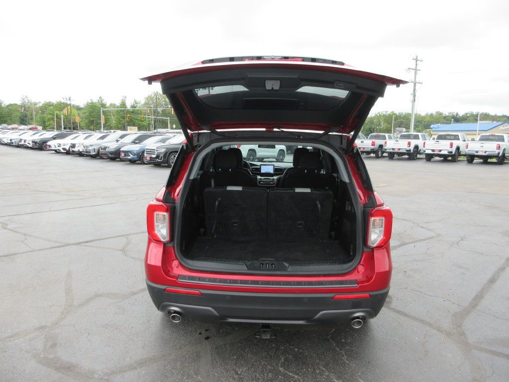 Used 2021 Ford Explorer XLT w/ Equipment Group 202A AWD/4WD image 7