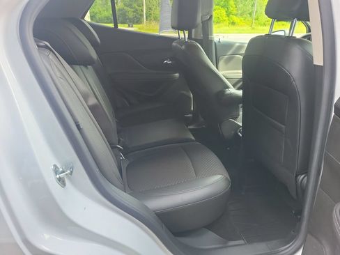 Certified 2022 Buick Encore Preferred AWD/4WD image 13