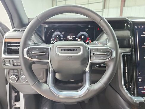 Used 2025 GMC Yukon XL Denali AWD/4WD image 22
