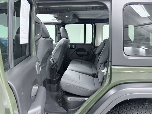 Used 2024 Jeep Wrangler Unlimited AWD/4WD image 16