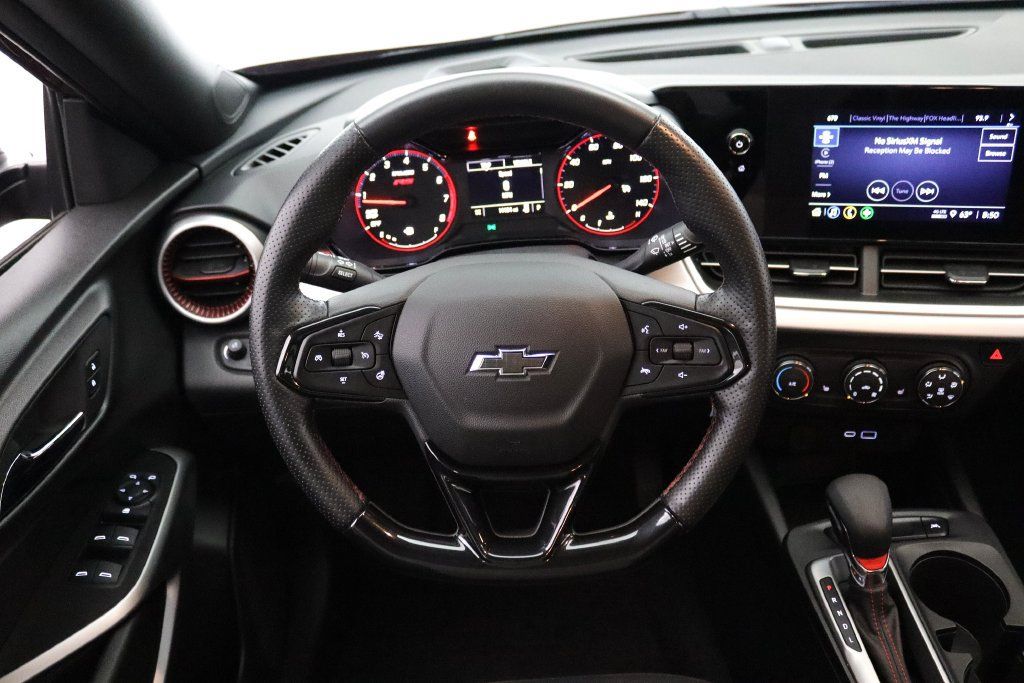 Used 2024 Chevrolet Trax RS w/ Driver Confidence Package FWD image 20