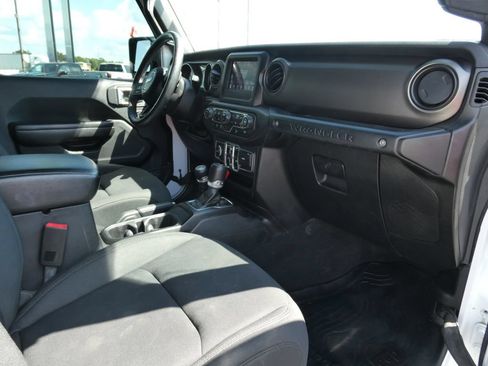 Used 2018 Jeep Wrangler Unlimited Sport S AWD/4WD image 14