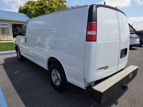 Used 2015 Chevrolet Express 2500 RWD image 5