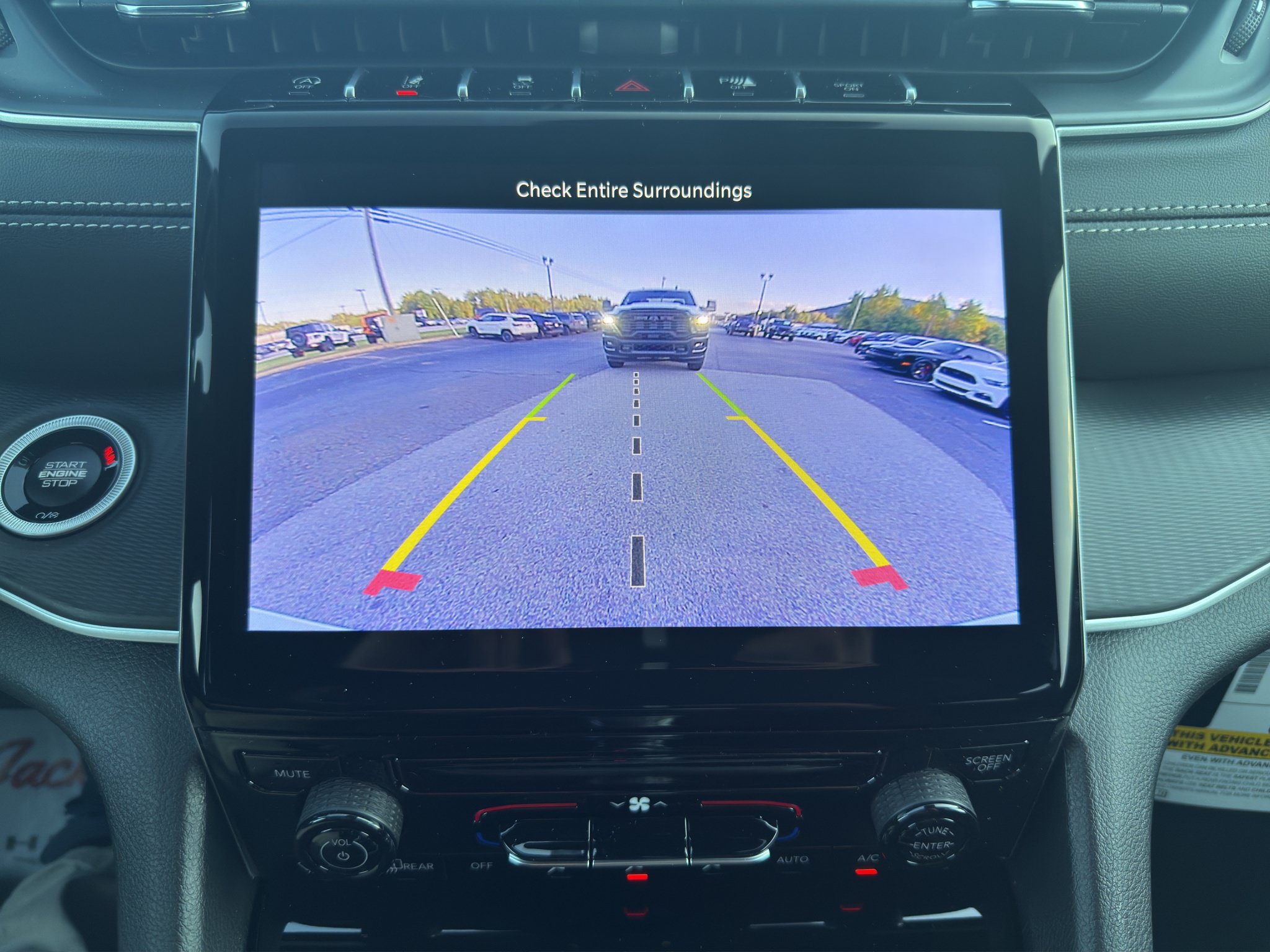New 2027 Jeep Grand Cherokee Laredo RWD image 34
