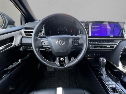 Used 2025 Toyota Camry SE w/ Multimedia Upgrade Package FWD image 7