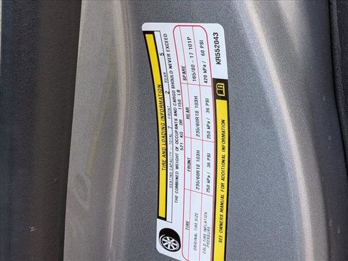 Used 2019 Chrysler Pacifica Limited image 17