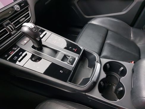 Certified 2023 Porsche Macan AWD/4WD image 27