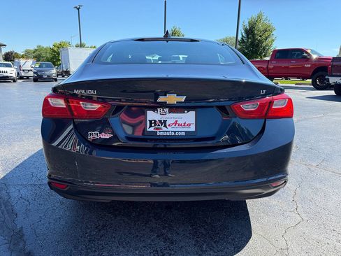 Used 2017 Chevrolet Malibu LT w/ Leather Package FWD image 6