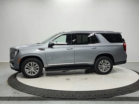 Used 2025 GMC Yukon Denali AWD/4WD image 4