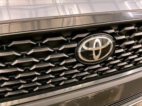 Used 2023 Toyota Corolla Cross LE image 29