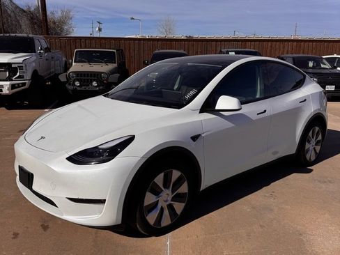 Used 2023 Tesla Model Y Long Range image 3