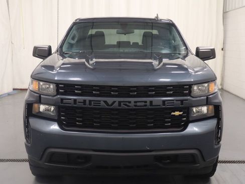 Used 2020 Chevrolet Silverado 1500 Custom w/ Custom Value Package image 4