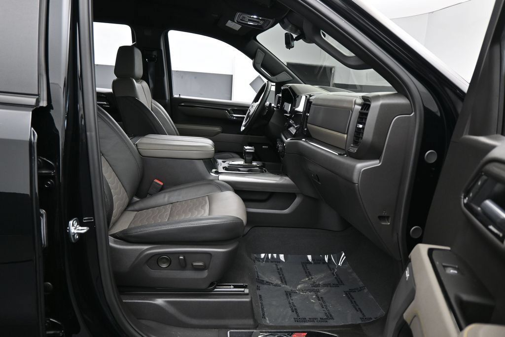 Used 2025 Chevrolet Silverado 1500 ZR2 w/ Technology Package AWD/4WD image 52