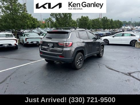 Used 2018 Jeep Compass Limited w/ Navigation Group AWD/4WD image 5