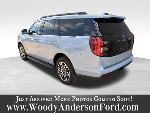 Used 2025 Ford Expedition Active AWD/4WD image 5