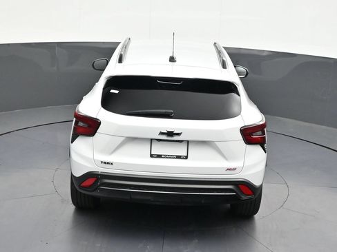 Used 2025 Chevrolet Trax RS w/ Driver Confidence Package FWD image 18
