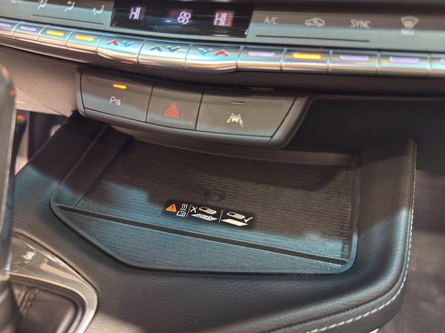 Used 2022 Cadillac CT4 Luxury w/ Sun And Sound Package image 19