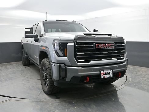 Used 2024 GMC Sierra 2500 AT4 w/ AT4 Premium Plus Package AWD/4WD image 4