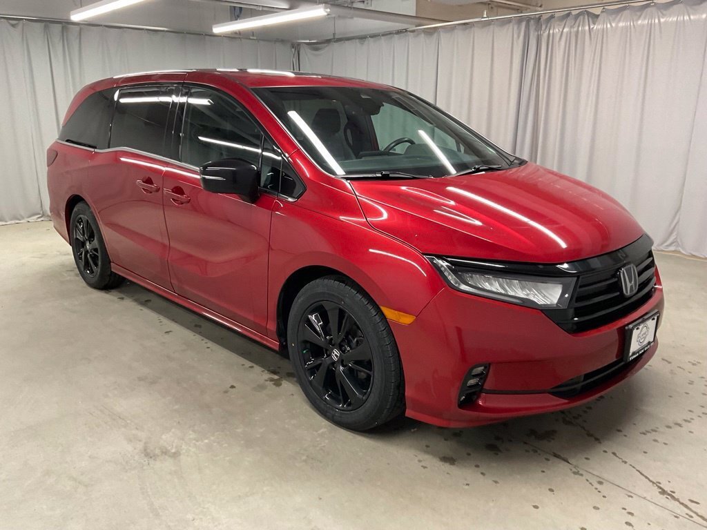 Used 2023 Honda Odyssey Sport image 2