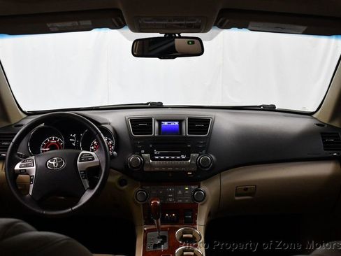 Used 2012 Toyota Highlander Limited w/ Tow Pkg image 32