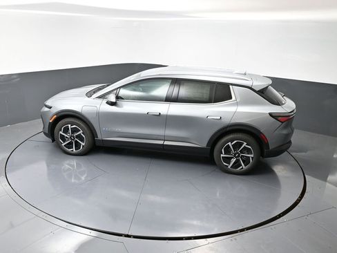 New 2026 Chevrolet Equinox EV LT image 36