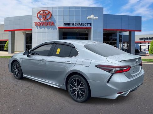 Used 2022 Toyota Camry SE w/ Convenience Package FWD image 6