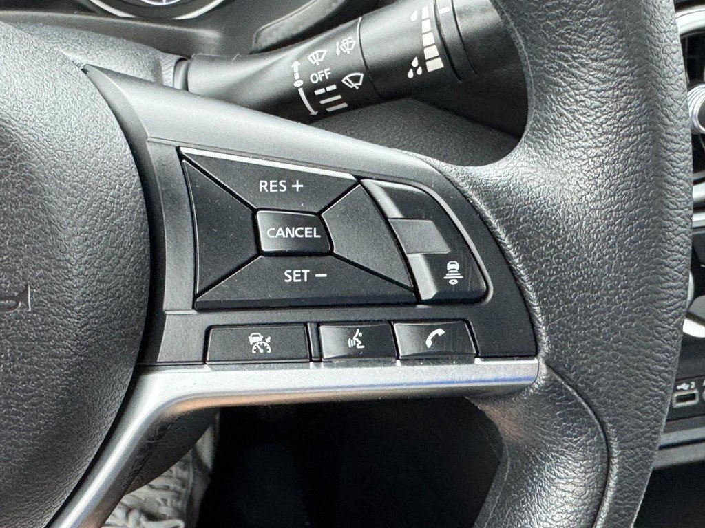 Used 2025 Nissan Sentra SV FWD image 22