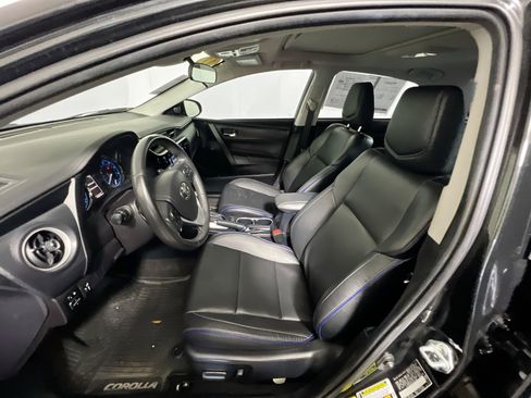 Used 2017 Toyota Corolla XSE image 14
