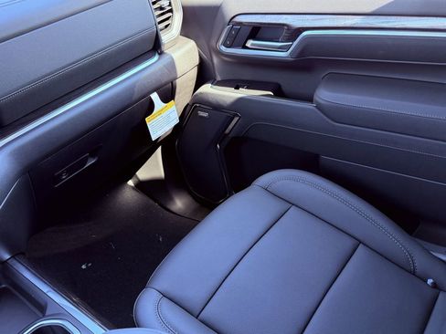 New 2026 Chevrolet Silverado 2500 LTZ w/ LTZ Premium Package image 15