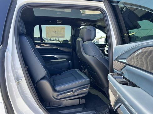 New 2025 Cadillac Escalade IQ Luxury 2 image 32