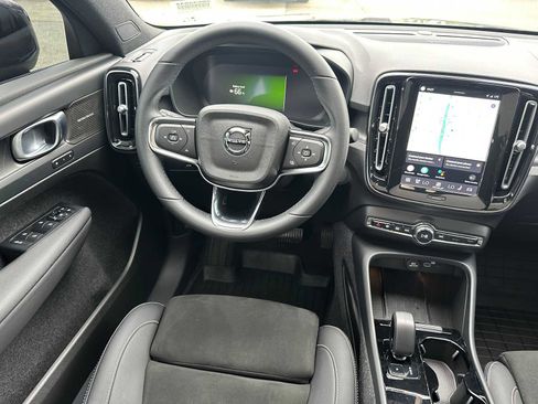 Certified 2023 Volvo C40 P8 Recharge Ultimate w/ Protection Package Premier AWD/4WD image 18