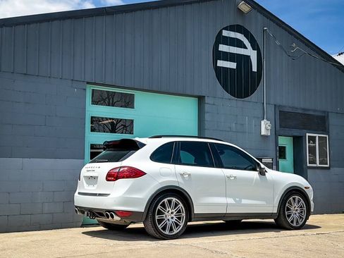 Used 2013 Porsche Cayenne Turbo w/ Premium Pkg Plus AWD/4WD image 9