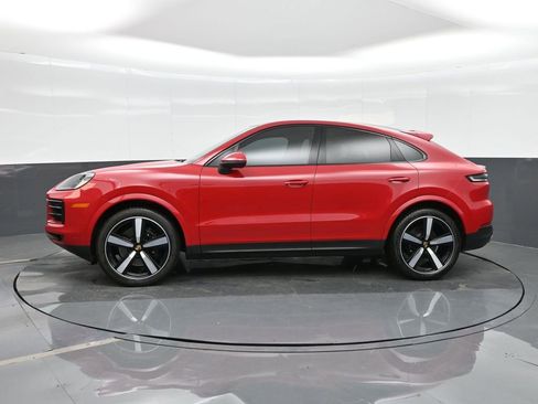 Certified 2024 Porsche Cayenne Coupe image 2