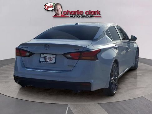 Used 2023 Nissan Altima 2.0 SR FWD image 5