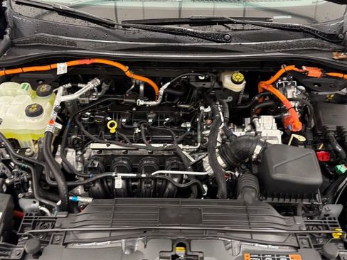 New 2025 Ford Escape SE w/ PHEV Premium Package FWD image 8