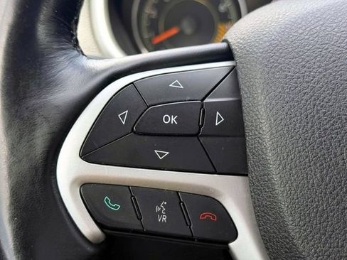Used 2015 Jeep Cherokee Trailhawk w/ Cold Weather Group AWD/4WD image 21