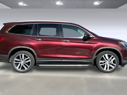 Used 2017 Honda Pilot Touring image 7