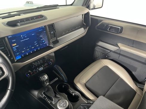 Used 2023 Ford Bronco Wildtrak image 35