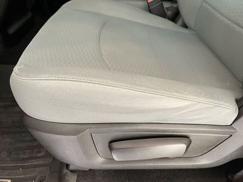 Used 2020 RAM 1500 Express AWD/4WD image 12