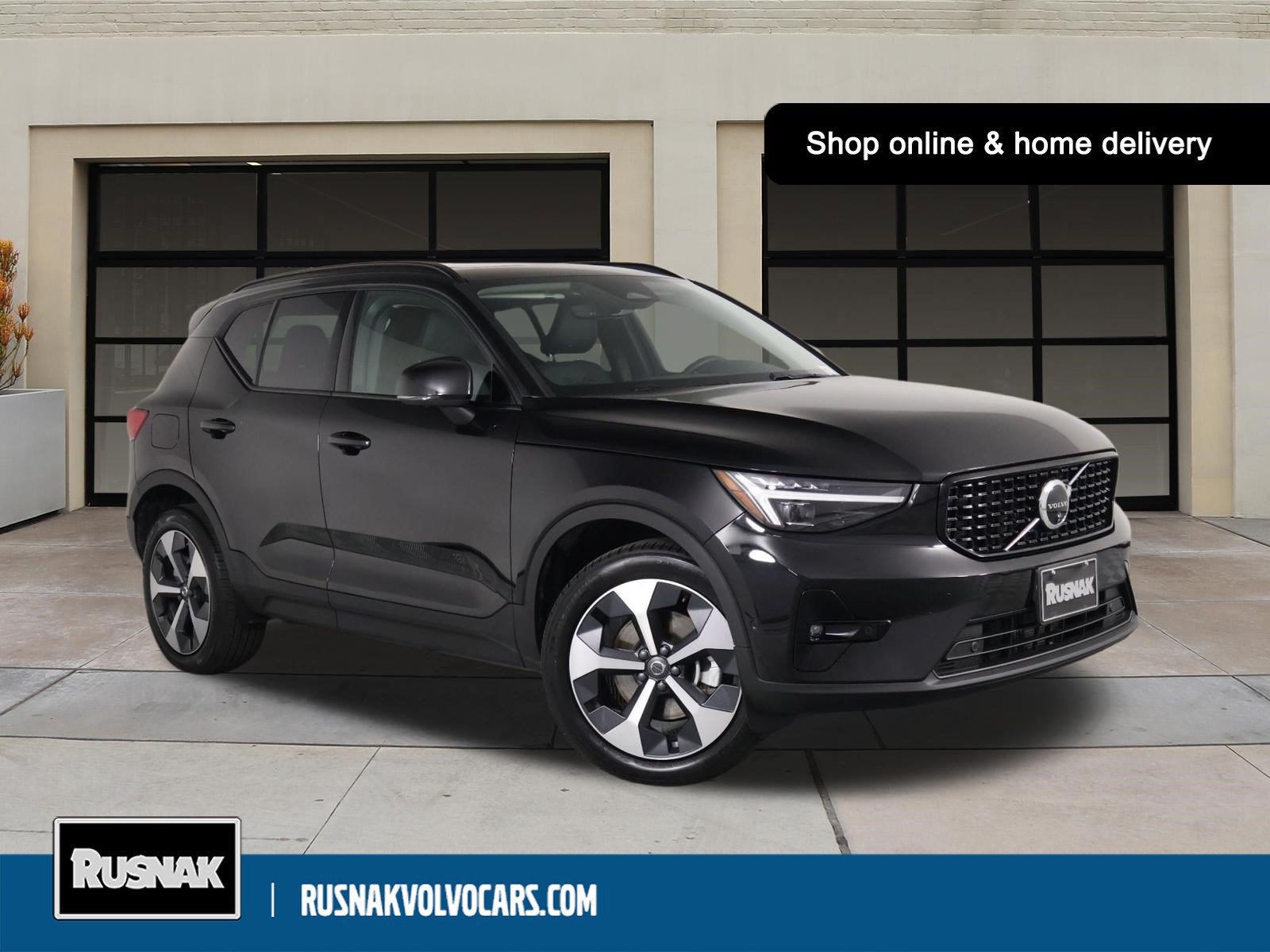 Certified 2026 Volvo XC40 B5 Plus AWD/4WD image 1