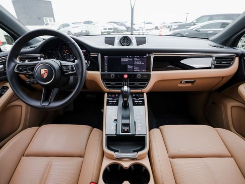 Certified 2025 Porsche Macan image 25