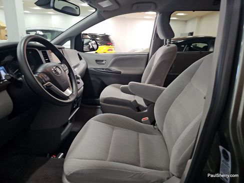 Used 2020 Toyota Sienna LE FWD image 5