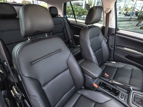 Used 2016 Volkswagen Golf SE w/ Lighting Package FWD image 26