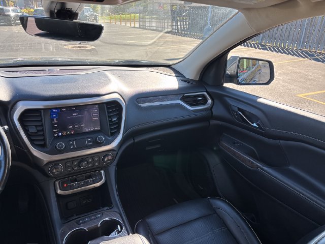 Used 2021 GMC Acadia Denali w/ Denali Technology Package FWD image 25