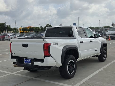 Used 2024 Toyota Tacoma TRD Off-Road AWD/4WD image 3