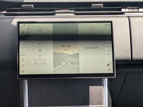 New 2026 Land Rover Range Rover Long Wheelbase SE AWD/4WD image 18